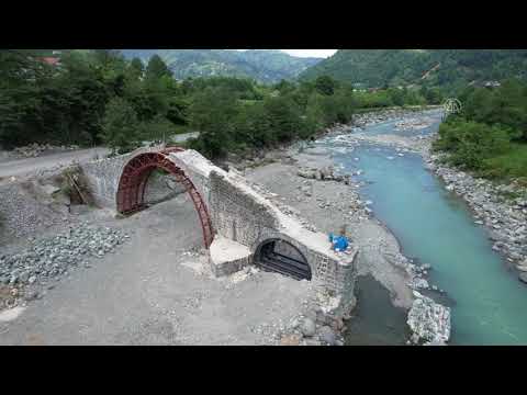 400-year-old historical stone arch bridge is being restored in Artvin