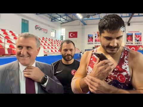 President Erdogan talks with Taha Akgul on the phone